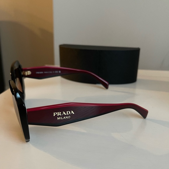 Prada Shades Black|Burg|Red main image 7